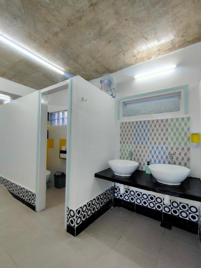 Gili Beach Bum Hostel Gili Trawangan Eksteriør billede