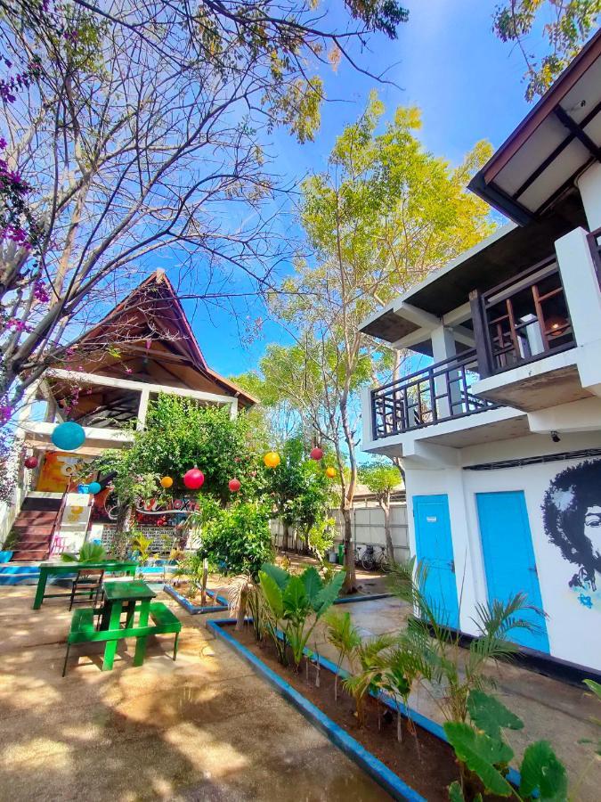 Gili Beach Bum Hostel Gili Trawangan Eksteriør billede