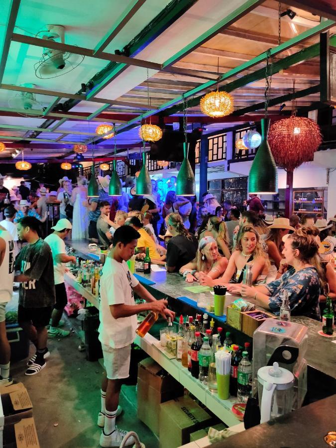 Gili Beach Bum Hostel Gili Trawangan Eksteriør billede
