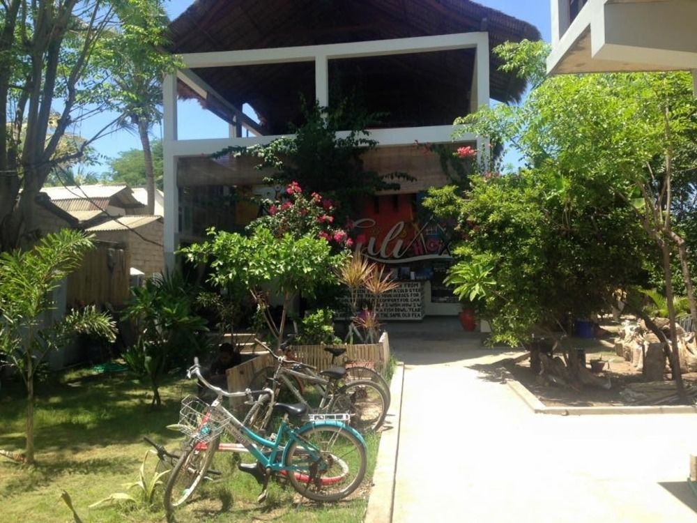Gili Beach Bum Hostel Gili Trawangan Eksteriør billede