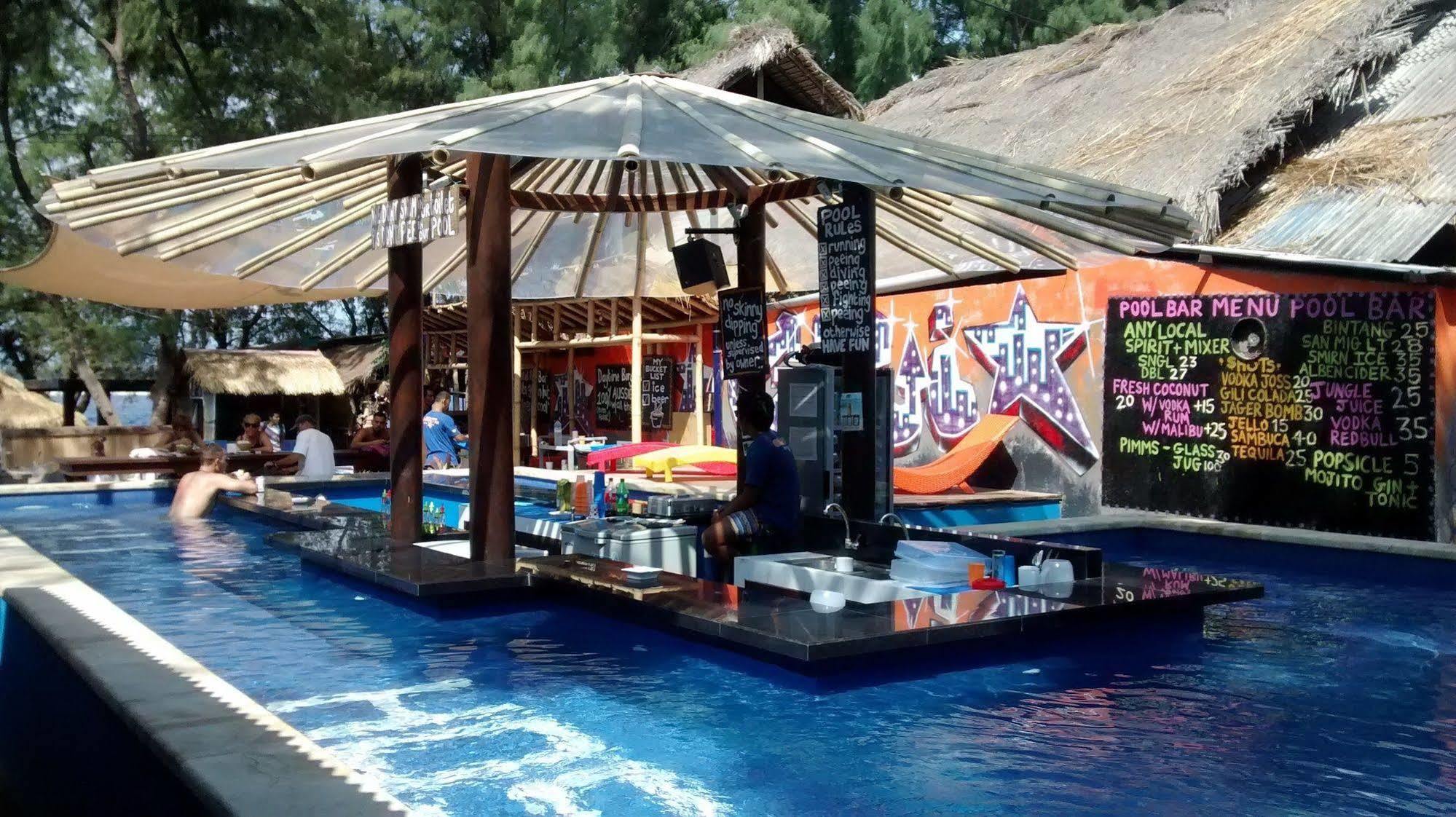Gili Beach Bum Hostel Gili Trawangan Eksteriør billede